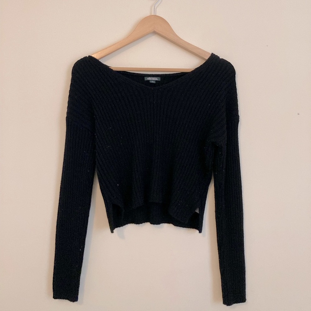 Wild Fable Cropped V Neck Sweater